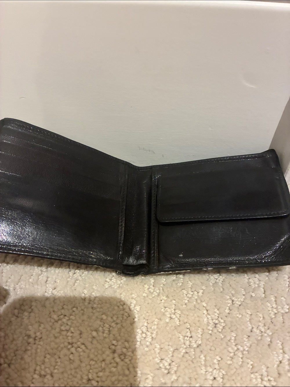 GUCCI Vintage Black Leather Bifold Wallet Silver G Hardware 👝 - Picture 5 of 11